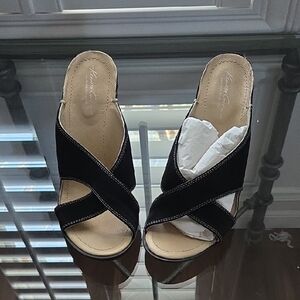 Kenneth Cole Women's Black Sandals
